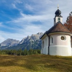 Roze kerkje bij Mittenwald